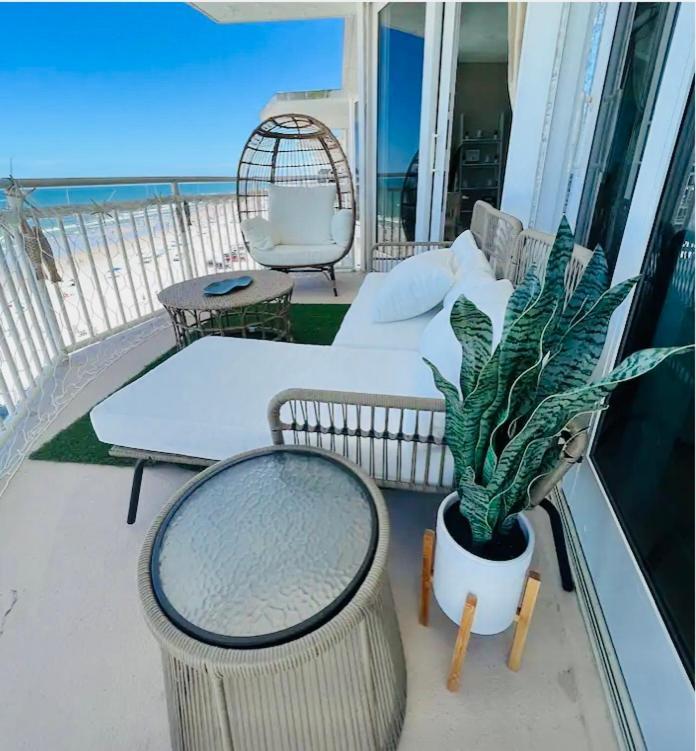 Beach Oasis 704 Lovely Daytona Ocean Front For 5 Sleeps Up To 12 Daytona Beach Exterior photo
