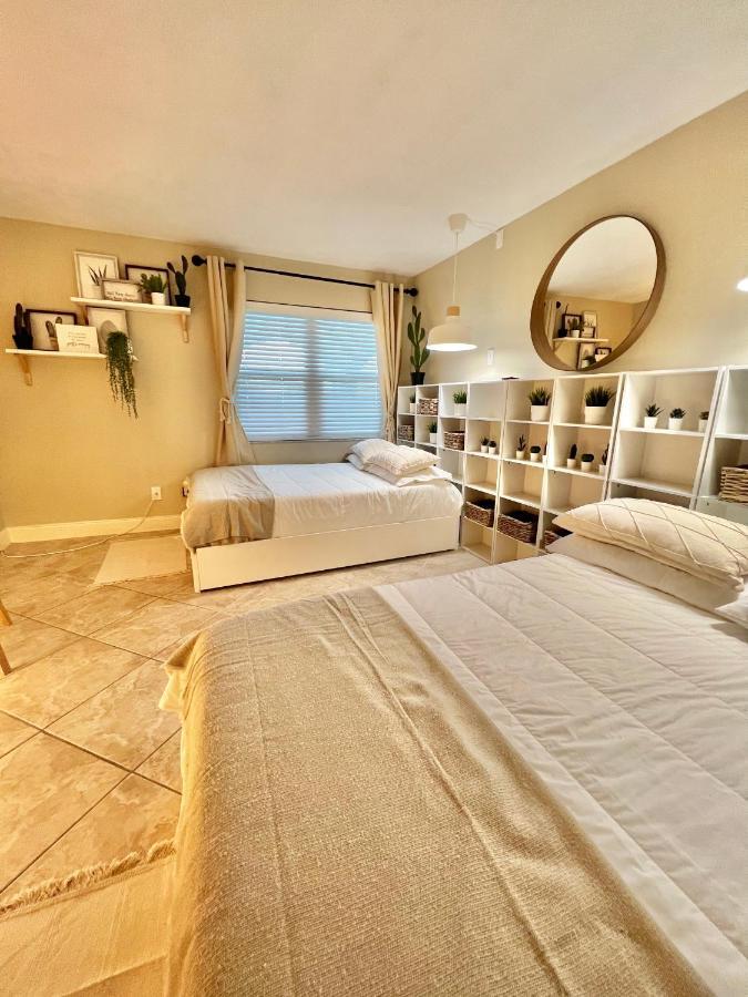 Beach Oasis 704 Lovely Daytona Ocean Front For 5 Sleeps Up To 12 Daytona Beach Exterior photo