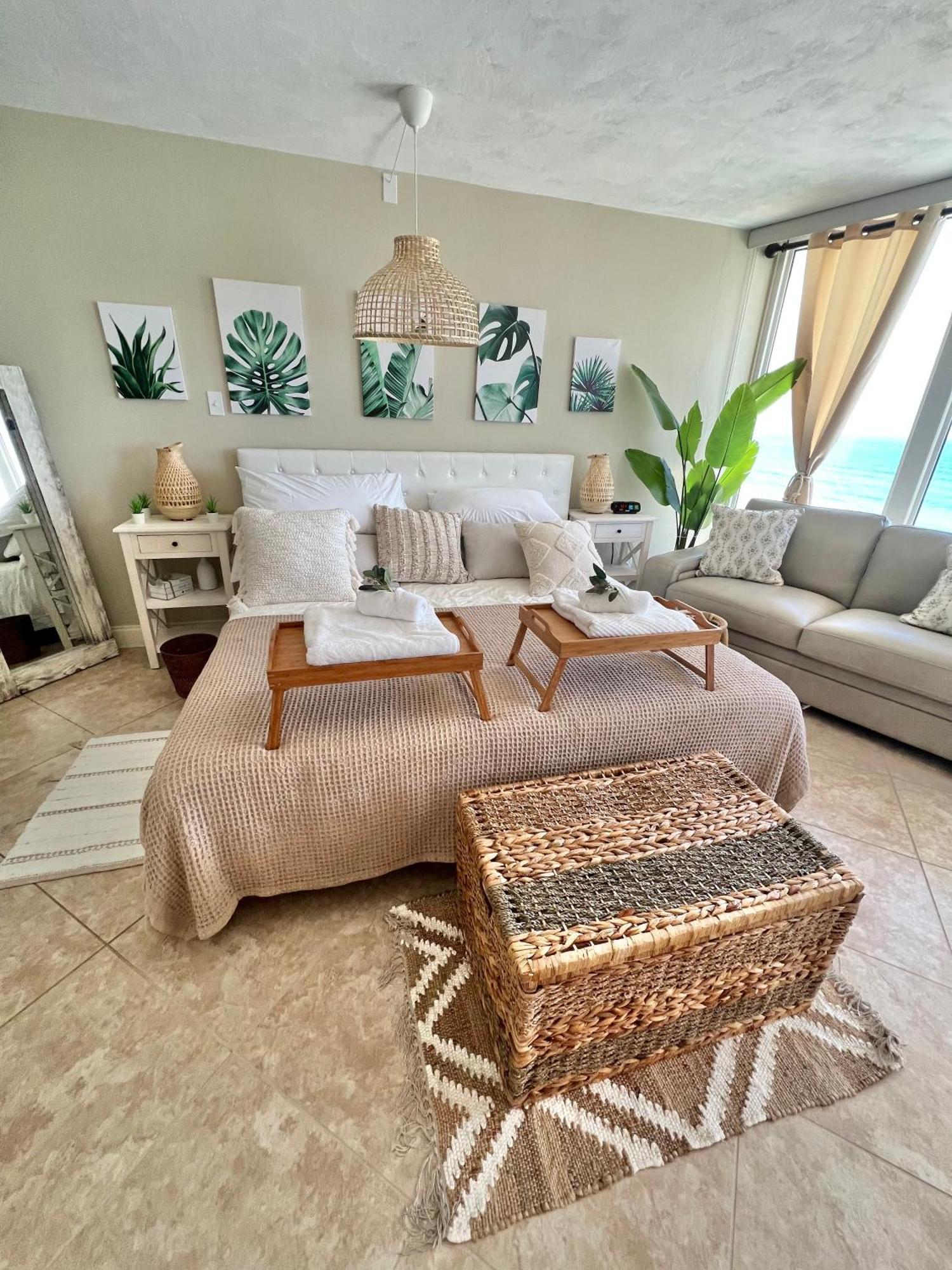 Beach Oasis 704 Lovely Daytona Ocean Front For 5 Sleeps Up To 12 Daytona Beach Exterior photo