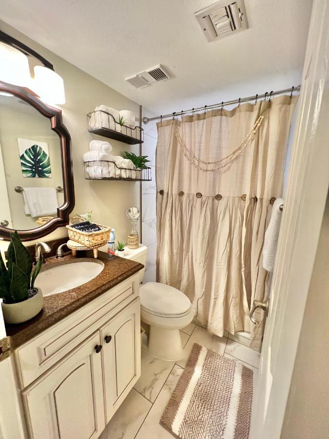 Beach Oasis 704 Lovely Daytona Ocean Front For 5 Sleeps Up To 12 Daytona Beach Exterior photo