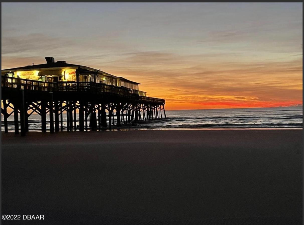 Beach Oasis 704 Lovely Daytona Ocean Front For 5 Sleeps Up To 12 Daytona Beach Exterior photo