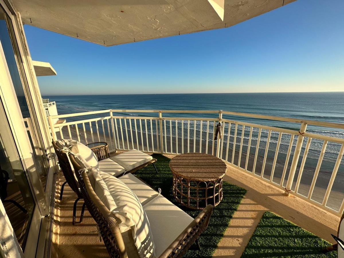 Beach Oasis 704 Lovely Daytona Ocean Front For 5 Sleeps Up To 12 Daytona Beach Exterior photo