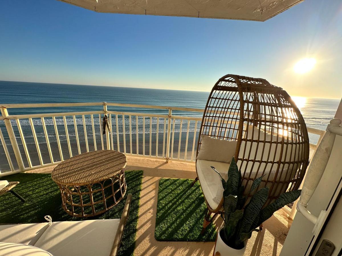 Beach Oasis 704 Lovely Daytona Ocean Front For 5 Sleeps Up To 12 Daytona Beach Exterior photo